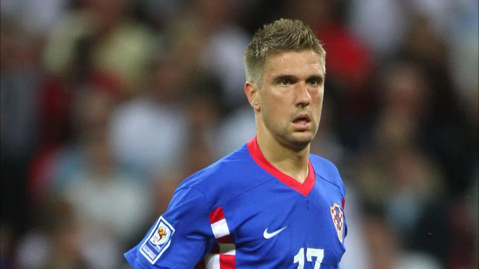 'Dinheiro não trará minha saúde de volta', diz ex-atacante ao desabafar após drama