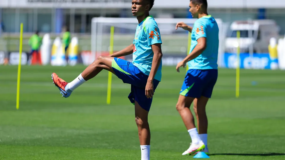 CBF envia árbitros para treinos na Granja Comary; psicólogo é novidade